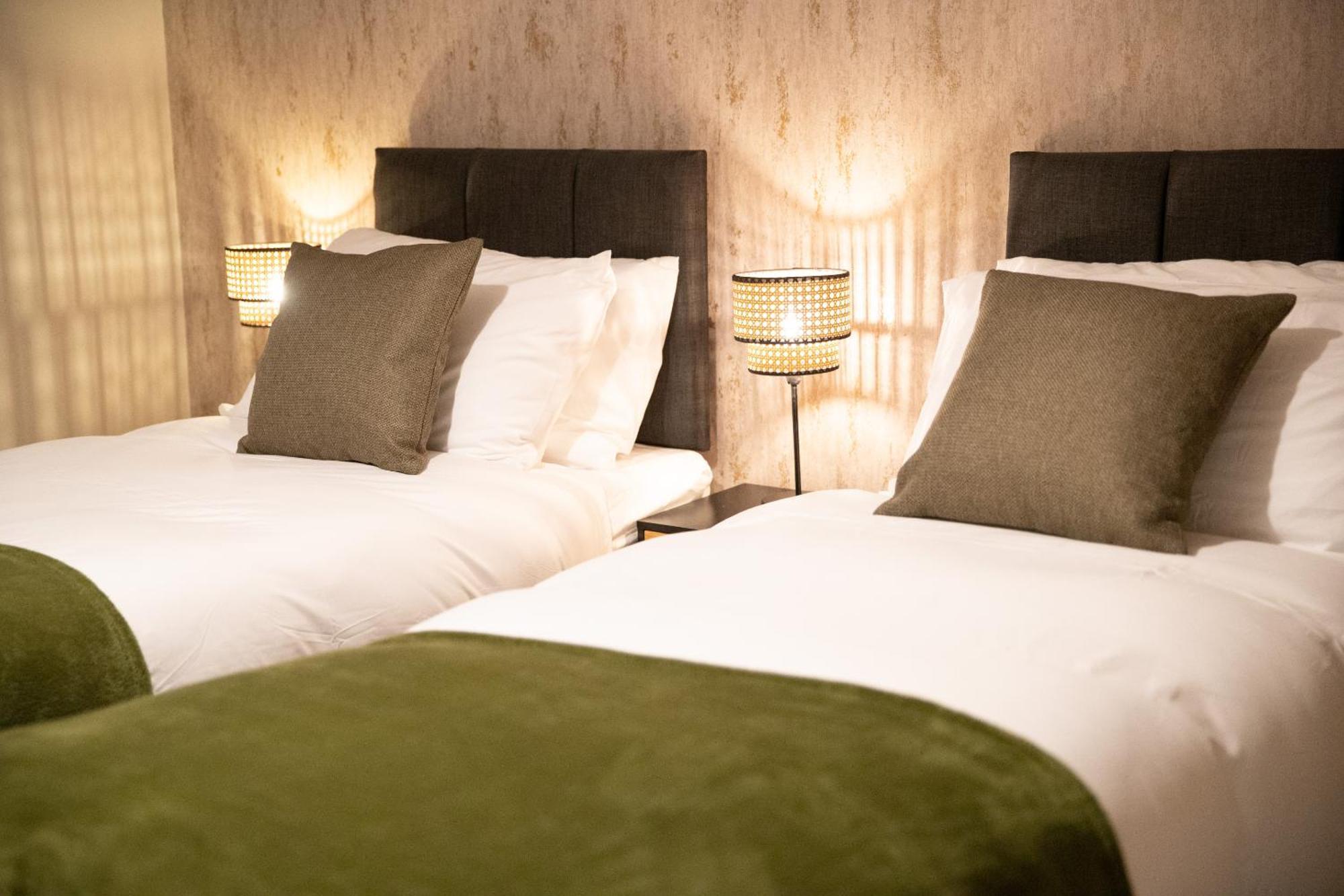 2 Bedroom Property With Free Parking Close To Leeds City Centre エクステリア 写真